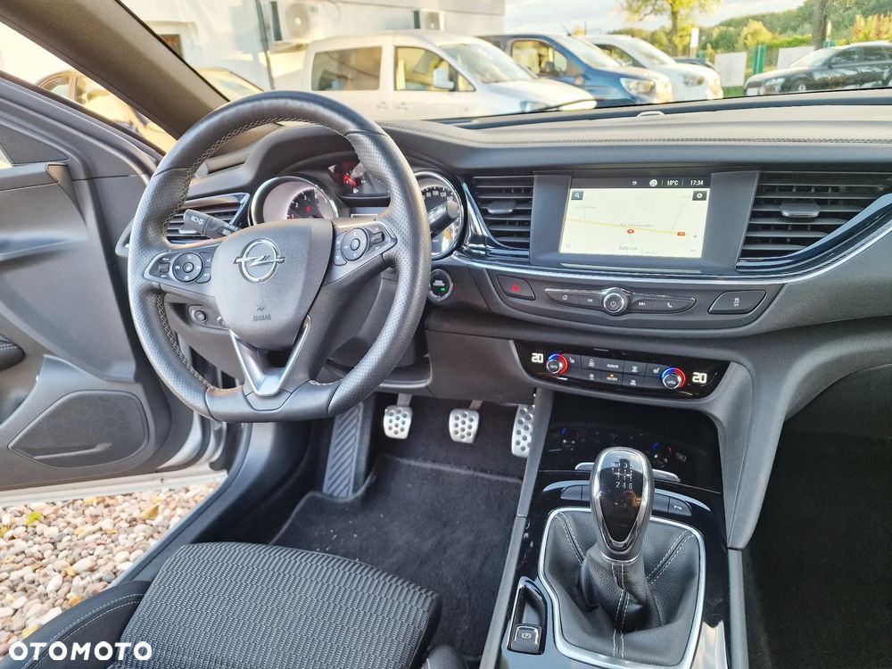 Opel Insignia - 11