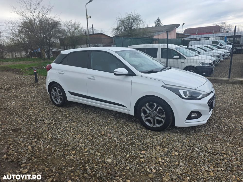 Hyundai i20 - 20