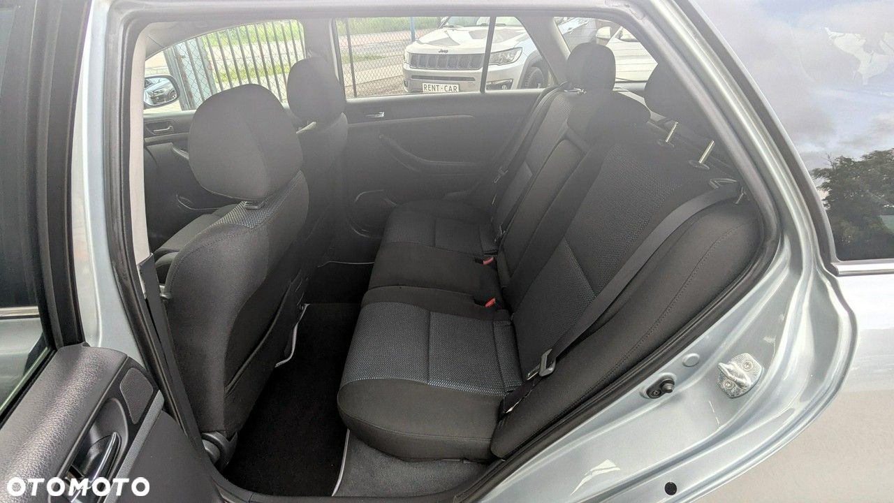 Toyota Avensis - 16