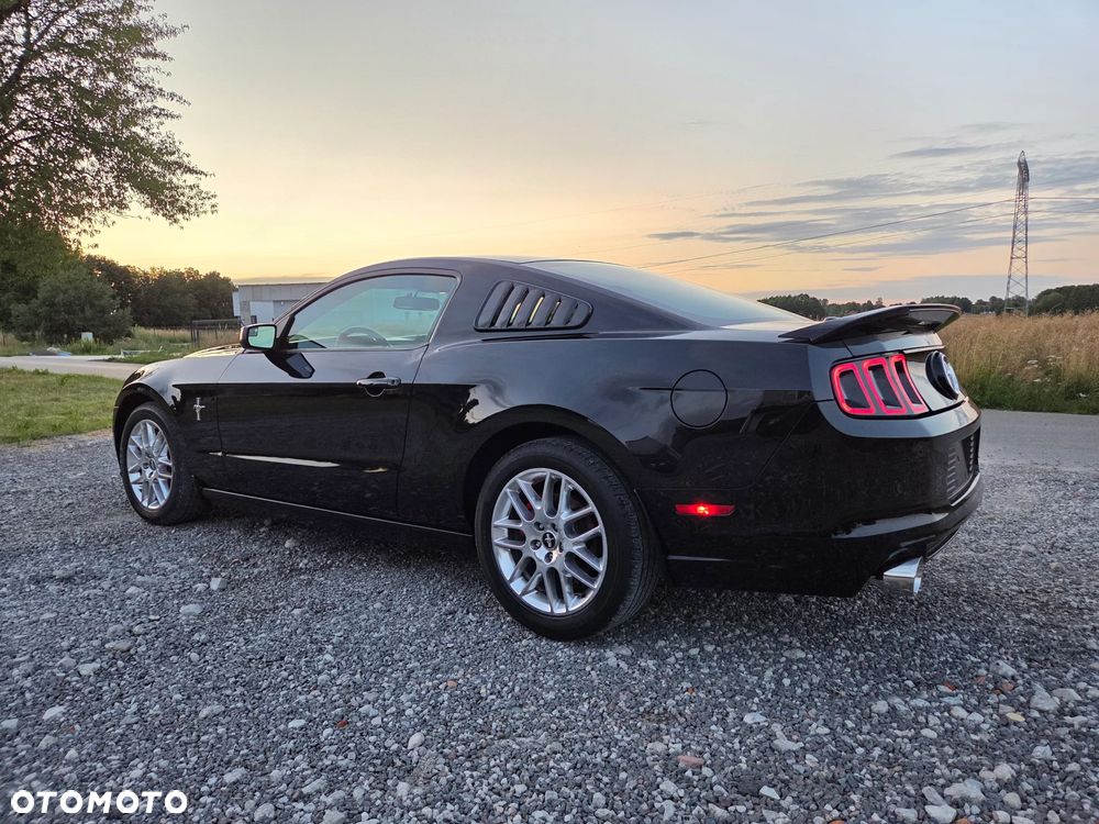 Ford Mustang - 30
