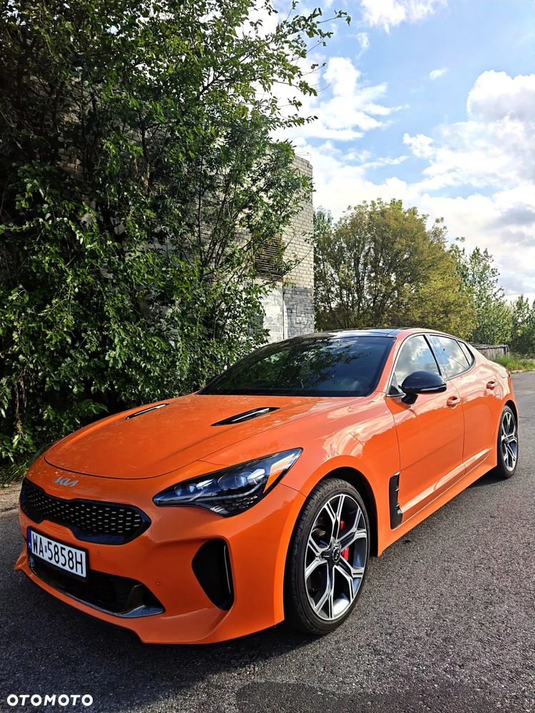 Kia Stinger - 1