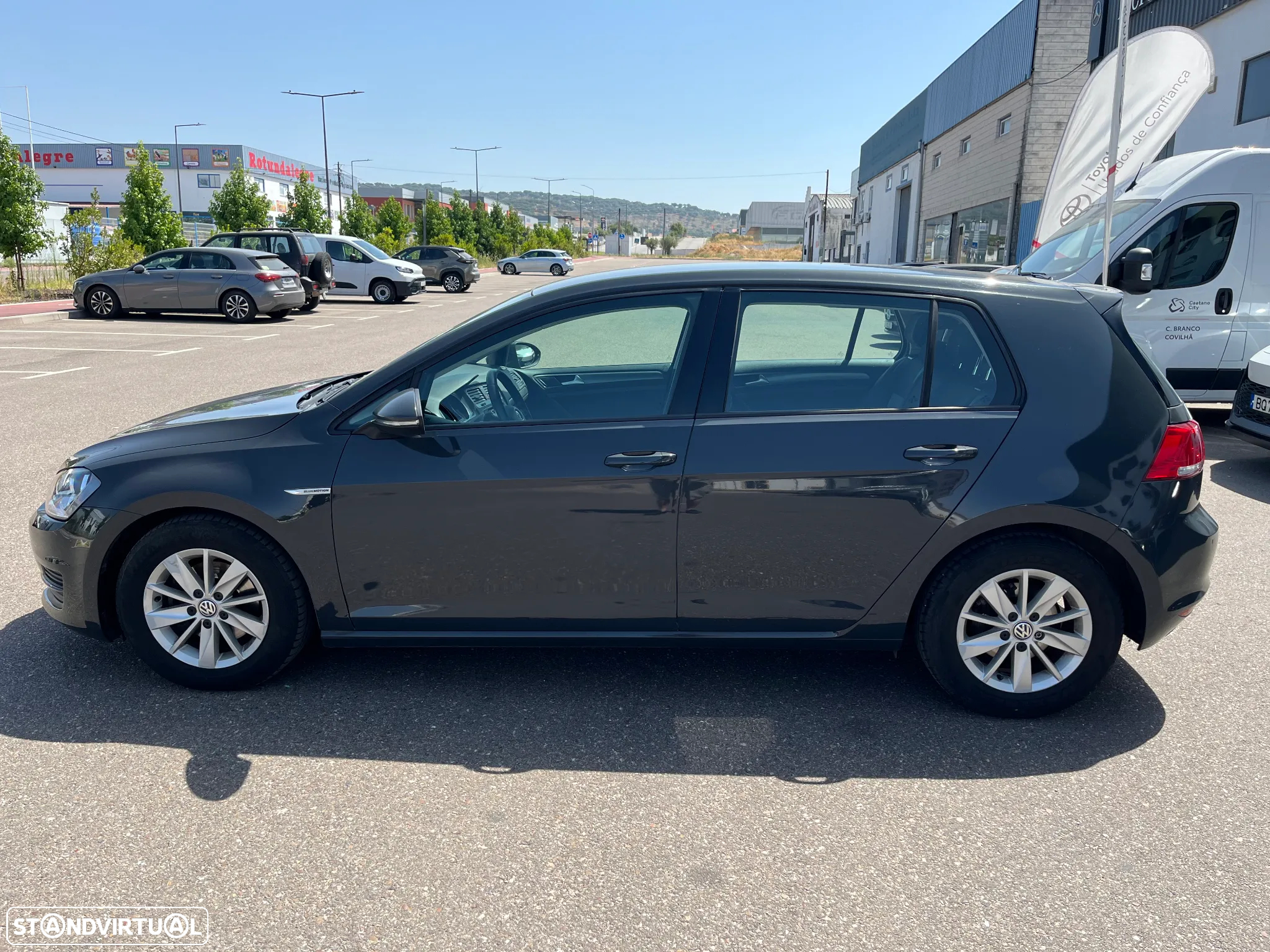 VW Golf 1.6 TDi BlueMotion Confortline - 2