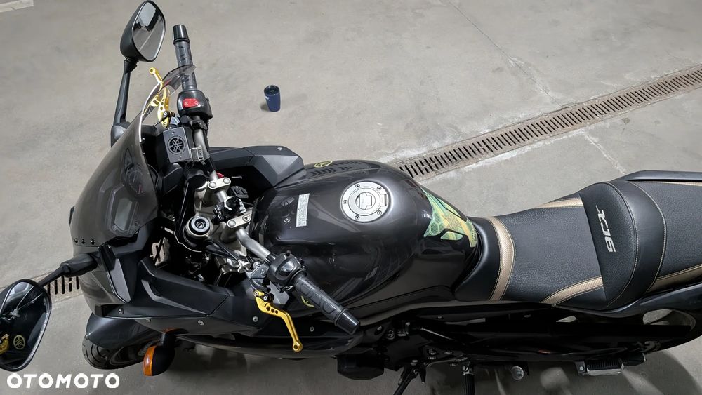 Yamaha XJ - 4