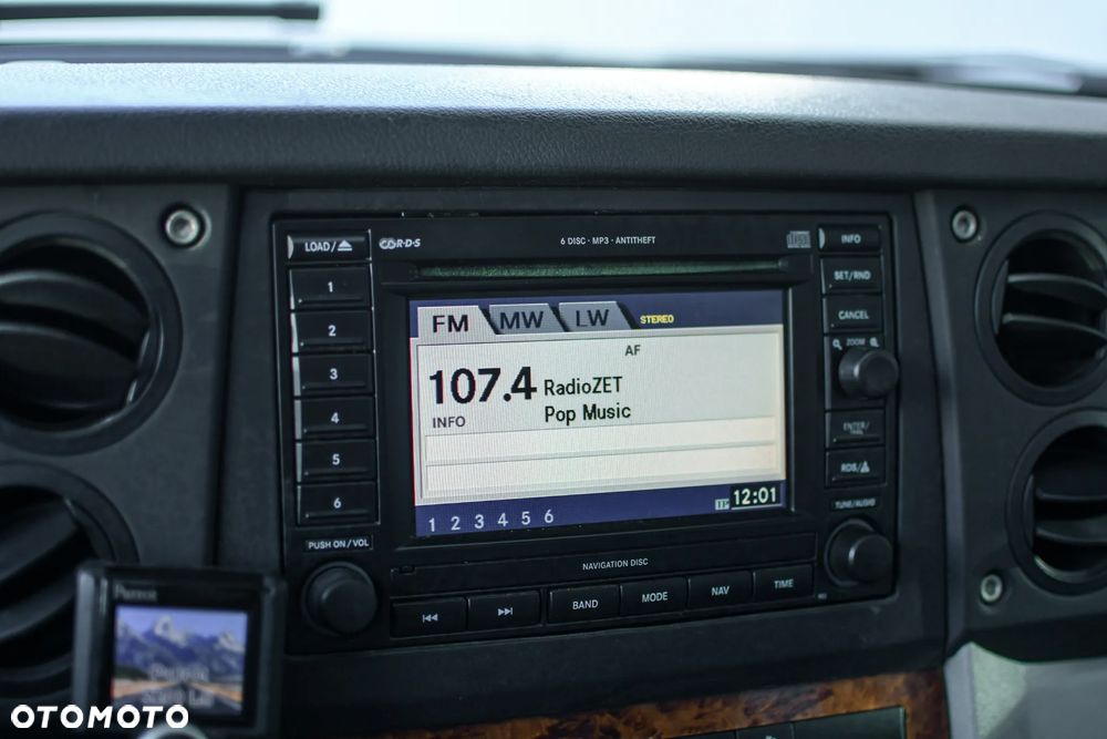 Jeep Commander 3.0 CRD Overland - 11
