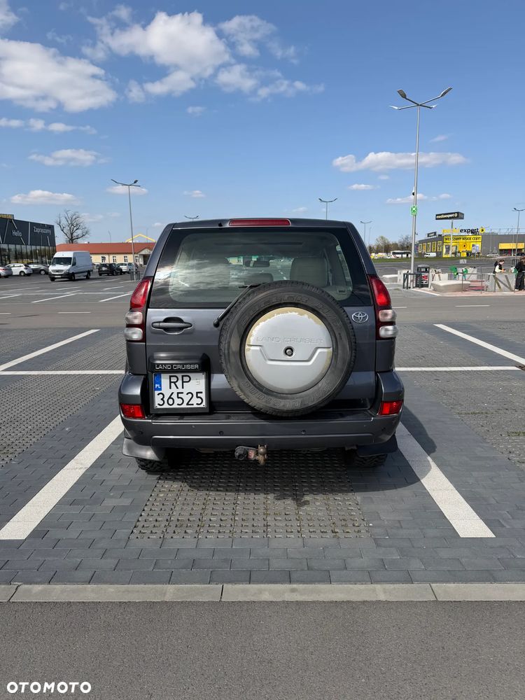 Toyota Land Cruiser - 8