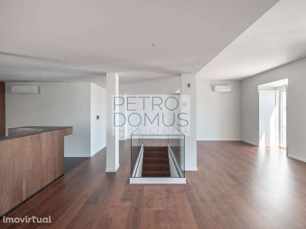 Edifício Do Castelo - T4 triplex - Grande imagem: 3/27