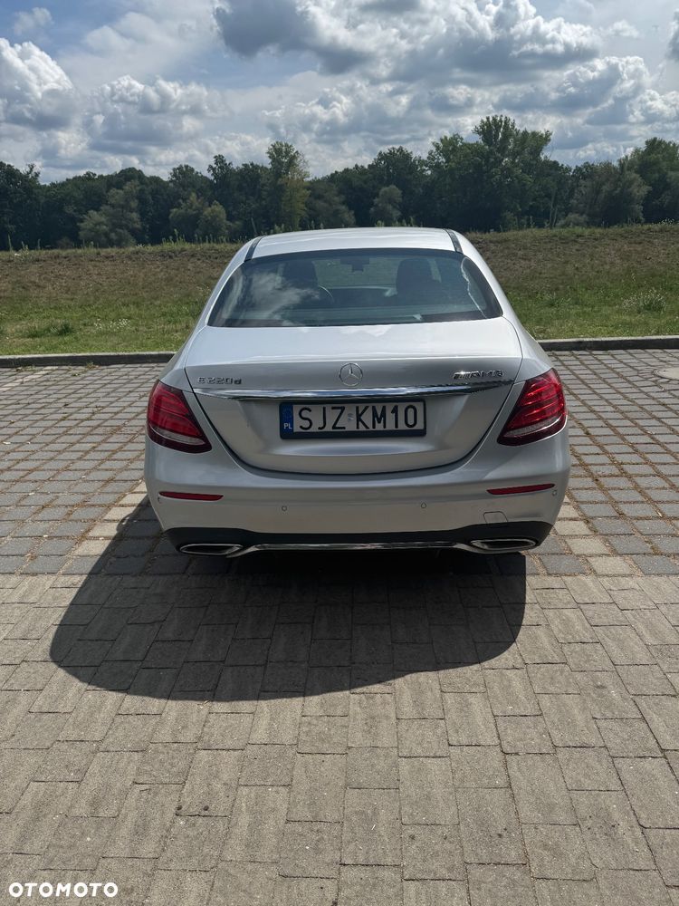 Mercedes-Benz Klasa E 220 d 9G-TRONIC AMG Line - 4
