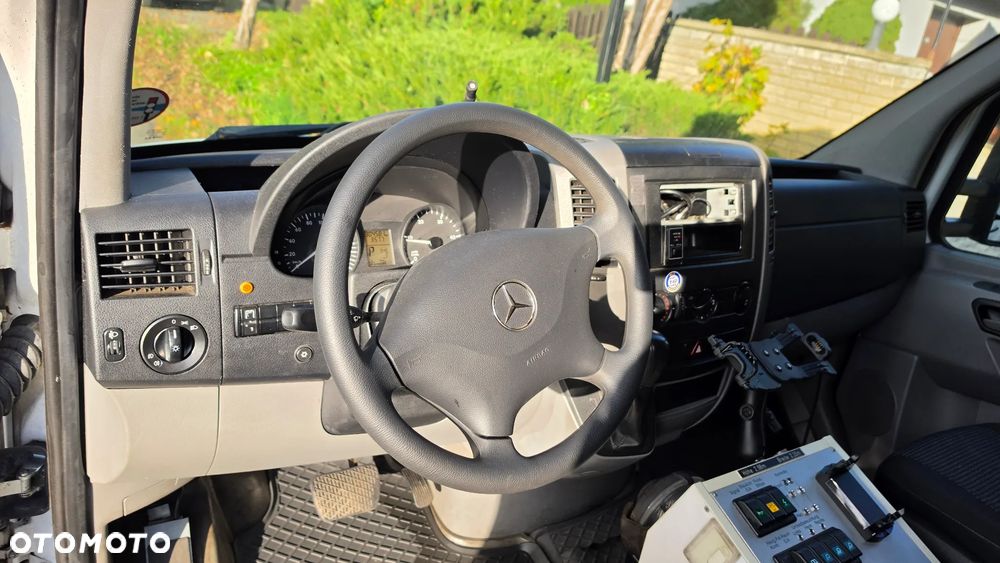 Mercedes-Benz Sprinter - 21