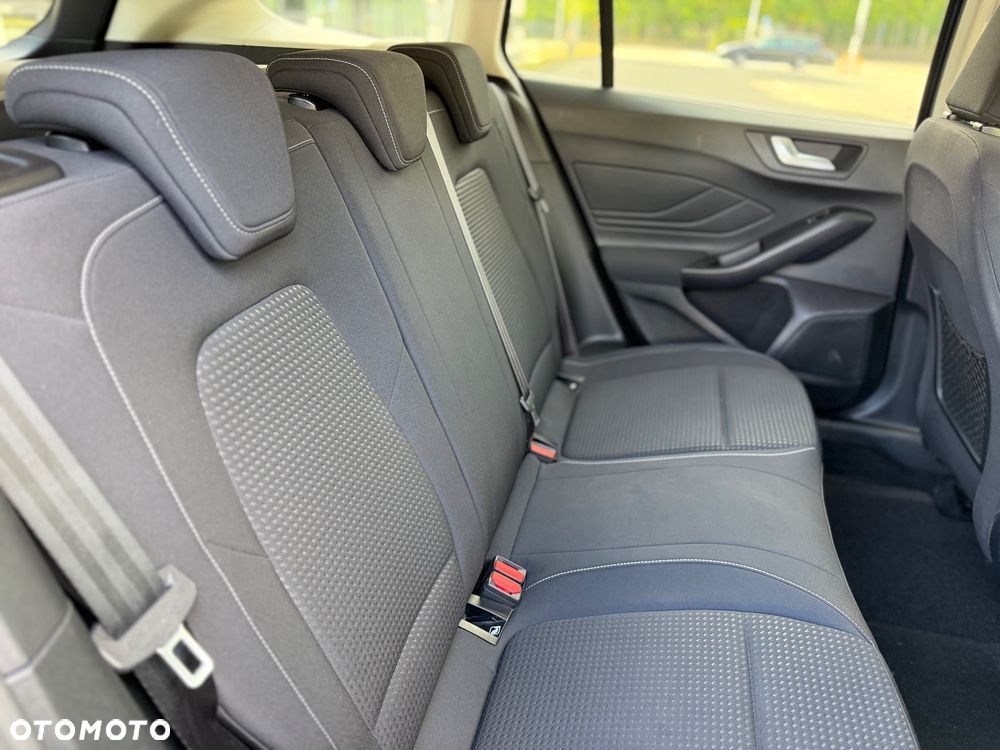 Ford Focus 1.0 EcoBoost Titanium Business - 18