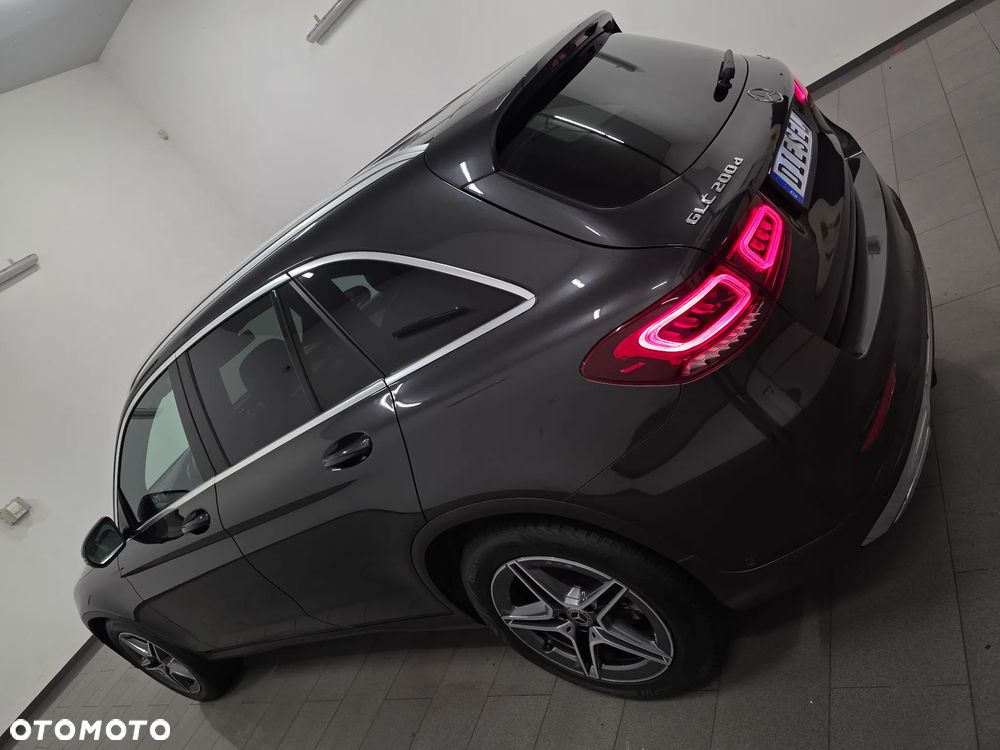 Mercedes-Benz GLC 200 d 4Matic 9G-TRONIC AMG Line Plus - 35