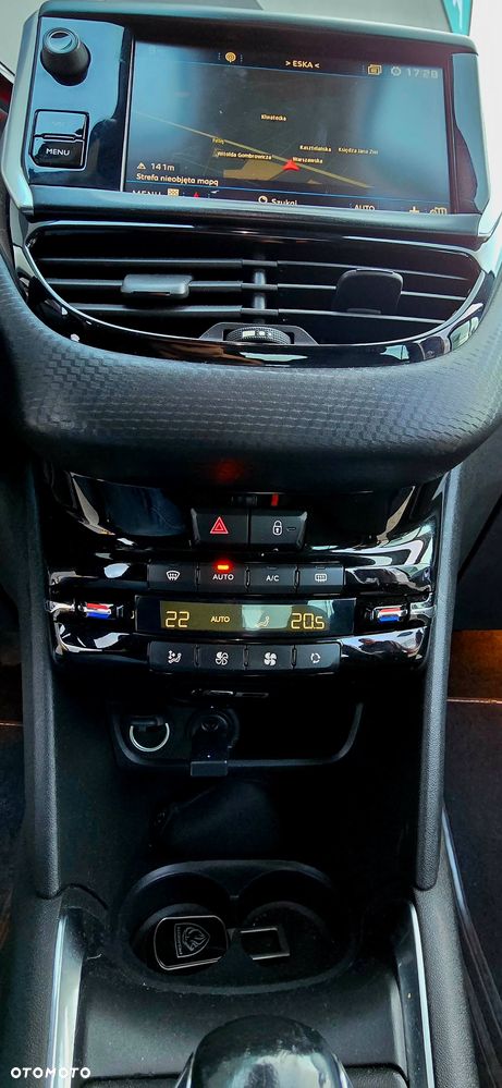 Peugeot 208 82 VTI Allure - 21