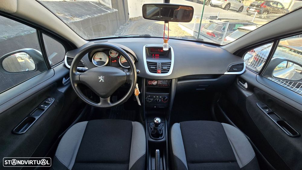 Peugeot 207 1.4 HDi Urban - 9