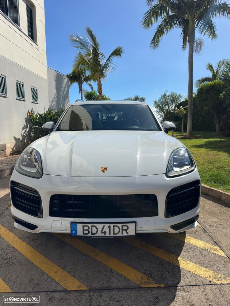 Porsche Cayenne - 2
