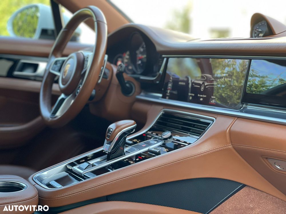 Porsche Panamera 4S Executive - 21