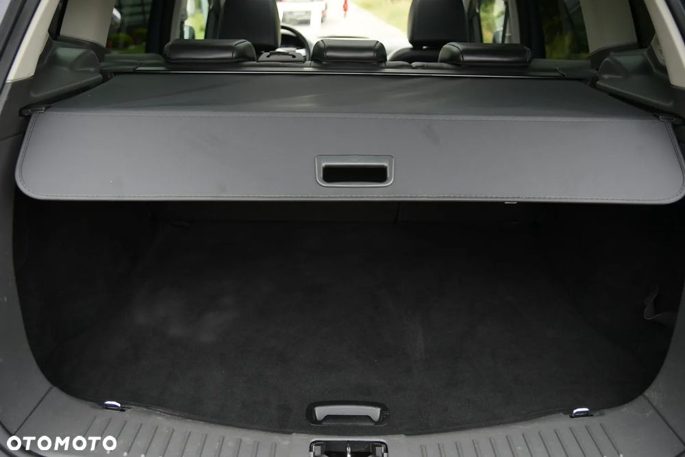 Ford Kuga 2.0 TDCi 4x4 Titanium - 28