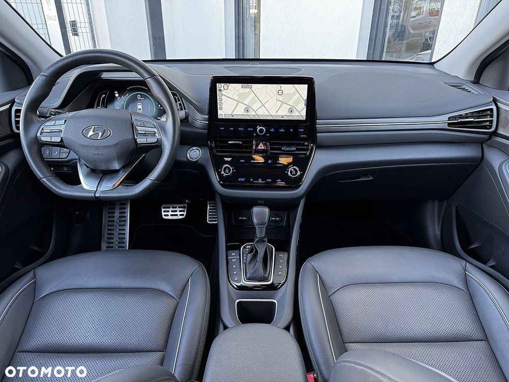 Hyundai IONIQ - 7