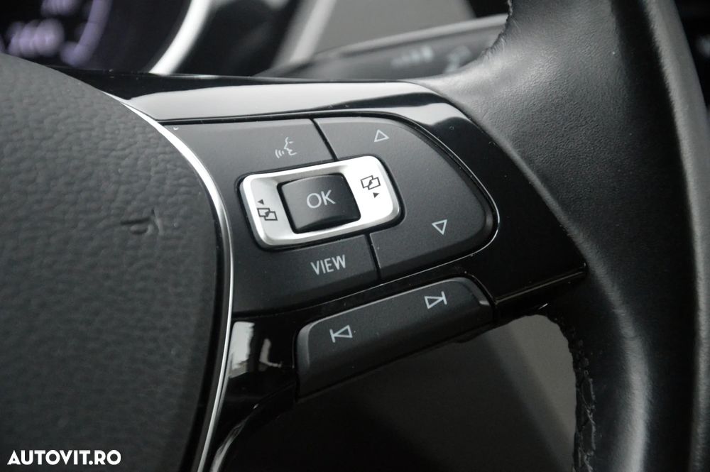 Volkswagen Touran 2.0 TDI SCR DSG Comfortline - 35