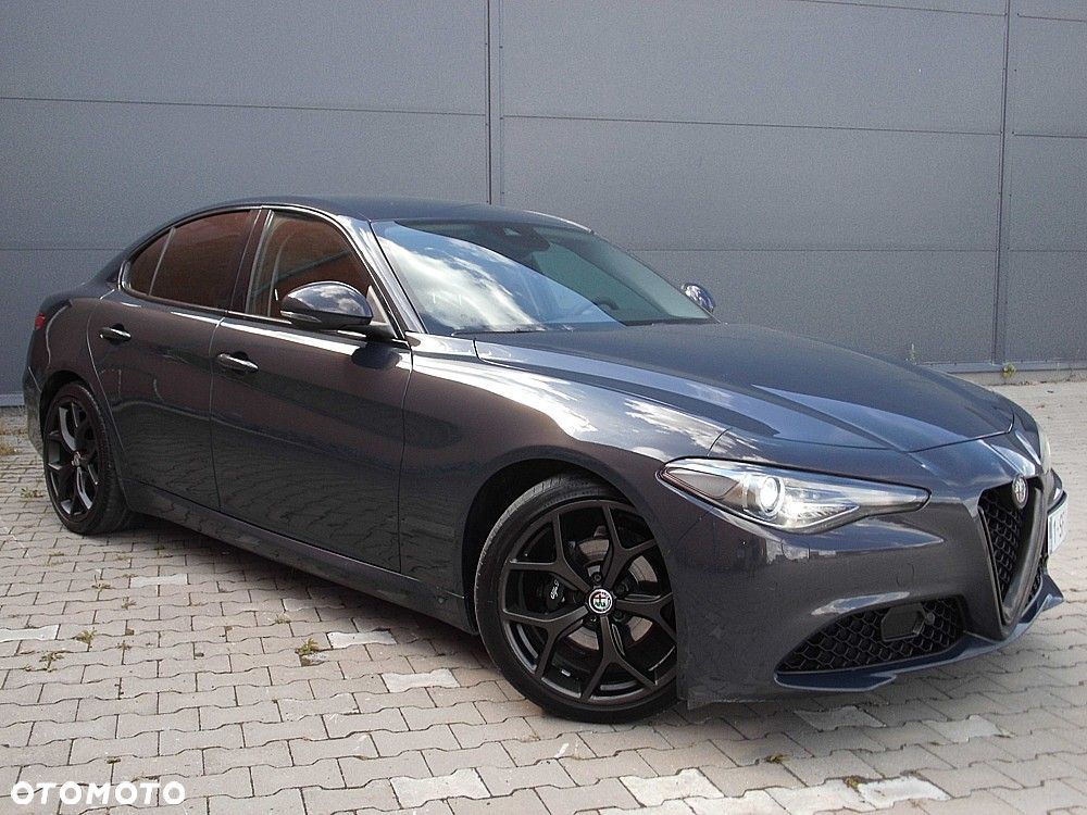 Alfa Romeo Giulia 2.2 AT8 Business - 9