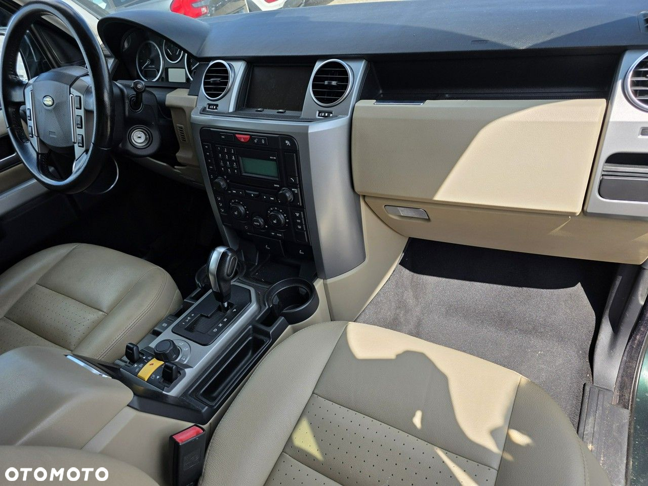Land Rover Discovery IV 2.7D V6 S - 23