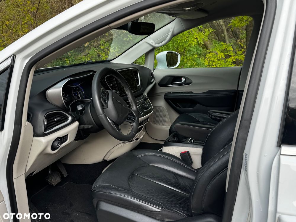 Chrysler Pacifica - 9