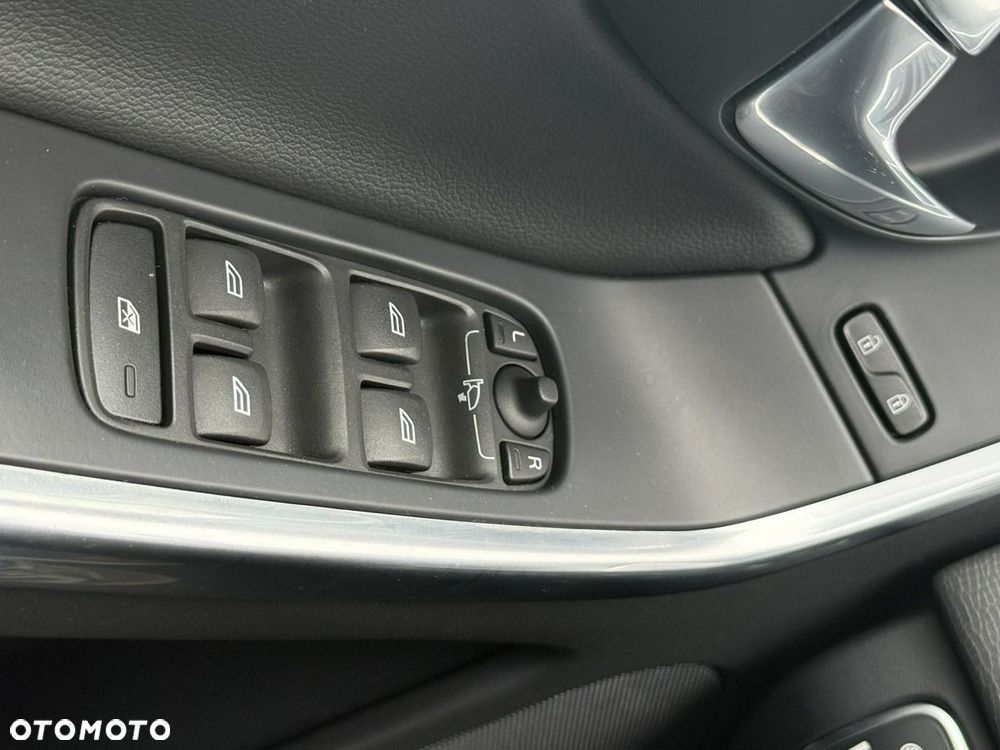 Volvo XC 60 D3 Geartronic Momentum - 18