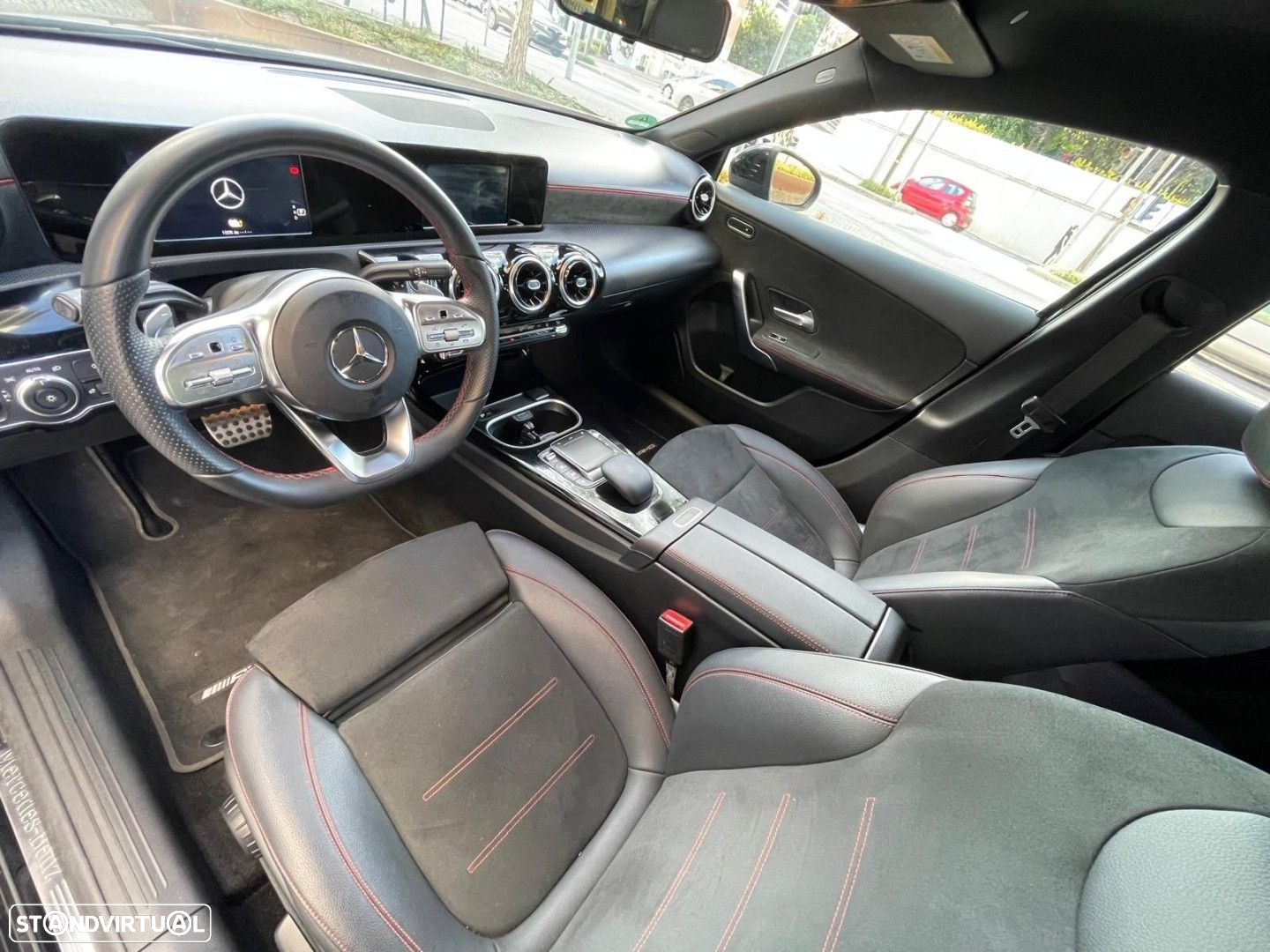Mercedes-Benz A 250 Limousine e AMG Line - 14