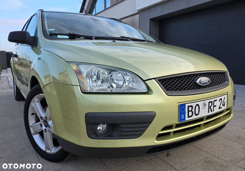Ford Focus SW 1.6 Turnier Futura - 1