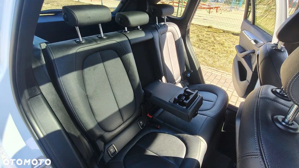 BMW X1 xDrive25i GPF Sport Line - 11