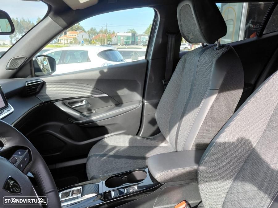 Peugeot 2008 1.2 PureTech Active Pack EAT8 - 8