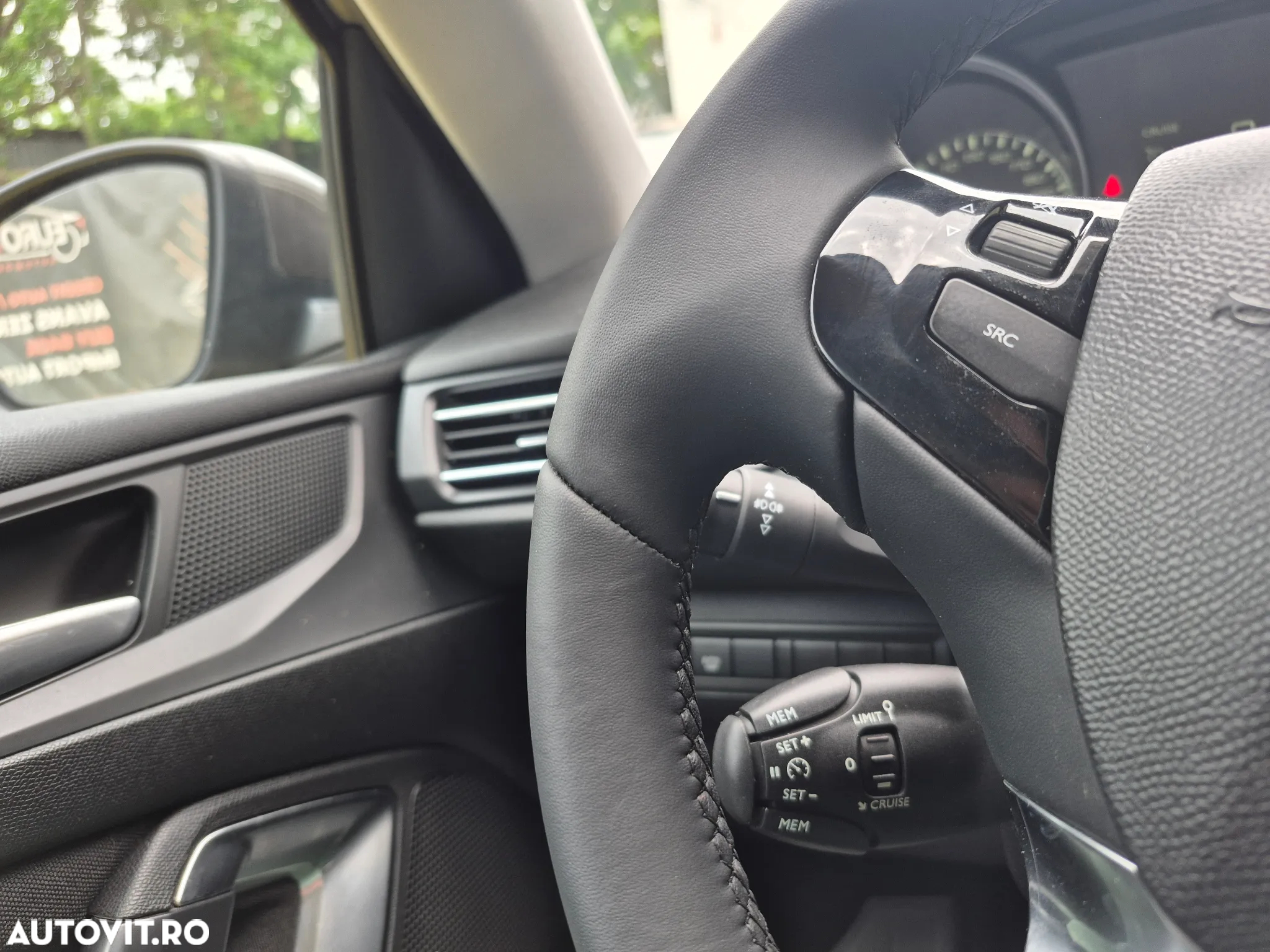 Peugeot 308 1.2 L PureTech Turbo Allure - 16
