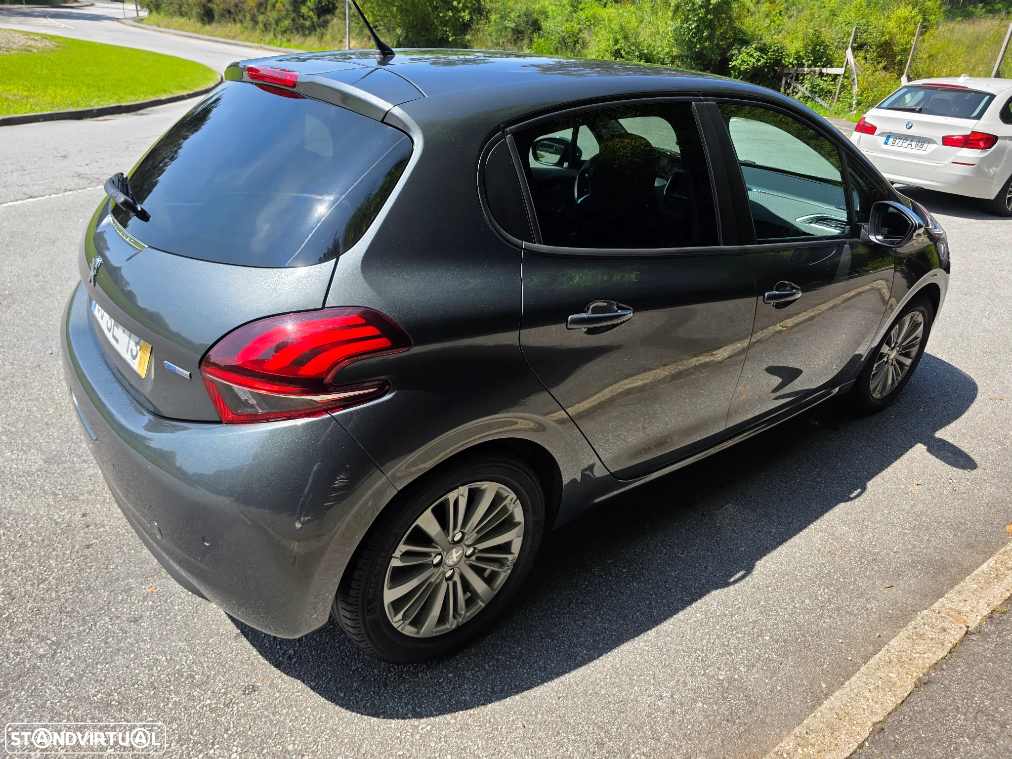 Peugeot 208 - 2