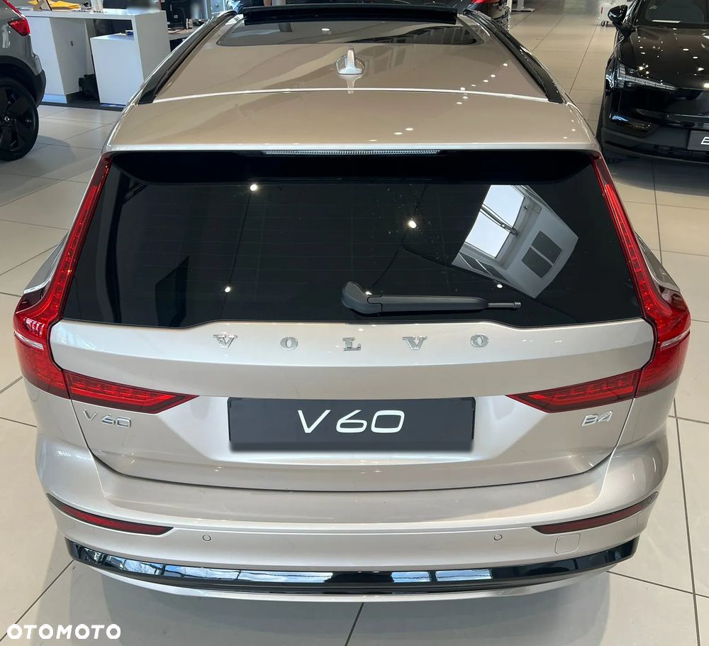 Volvo V60 B4 B Ultimate Dark - 17