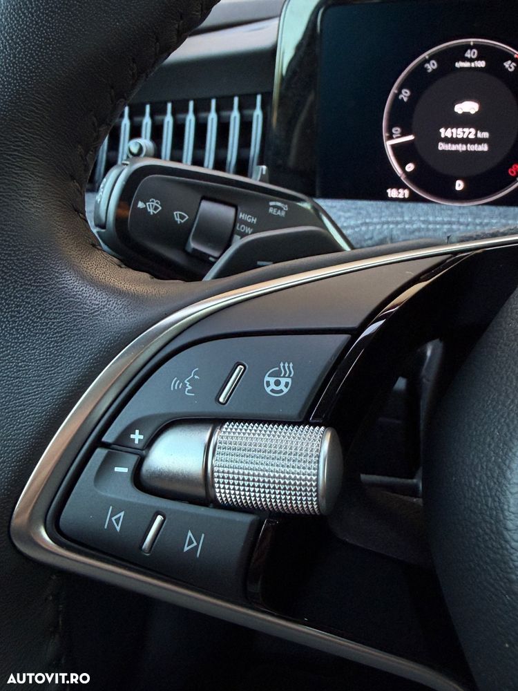 Skoda Superb 2.0 TDI DSG Premium Edition - 26
