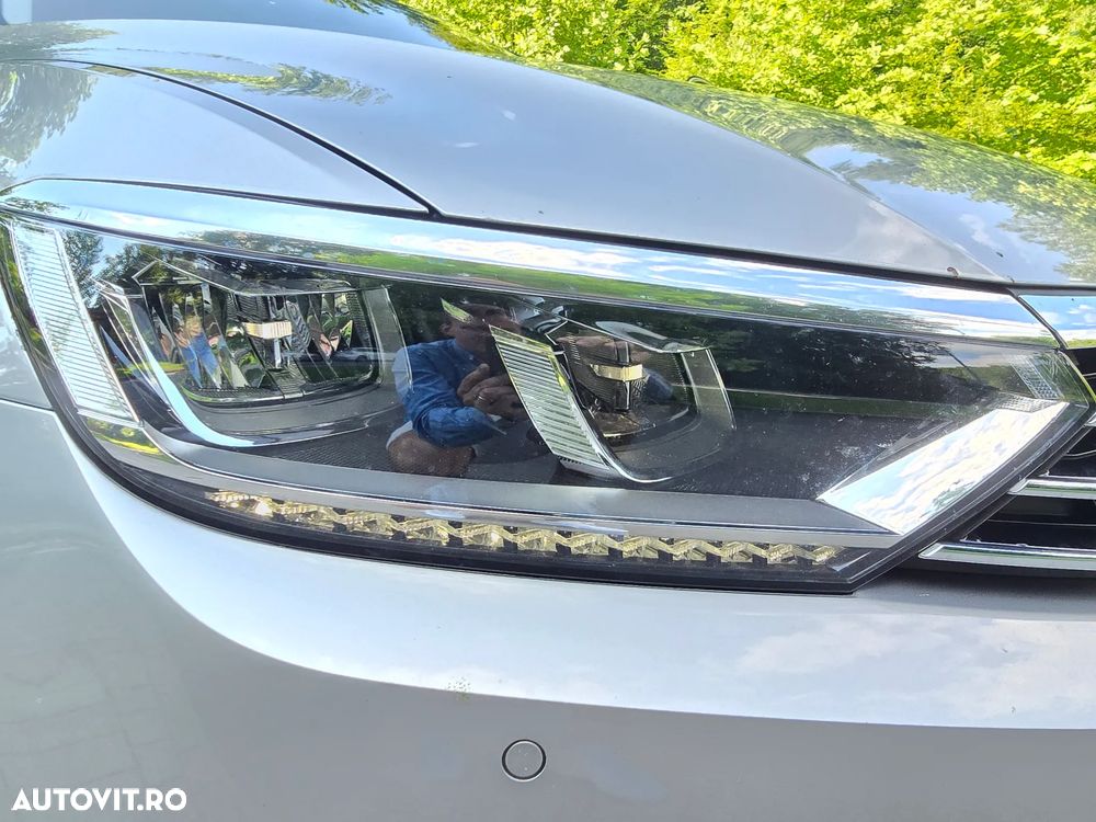 Volkswagen Passat 2.0 TDI Highline - 34