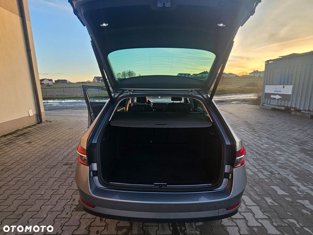 Skoda Superb 2.0 TDI Style DSG - 10