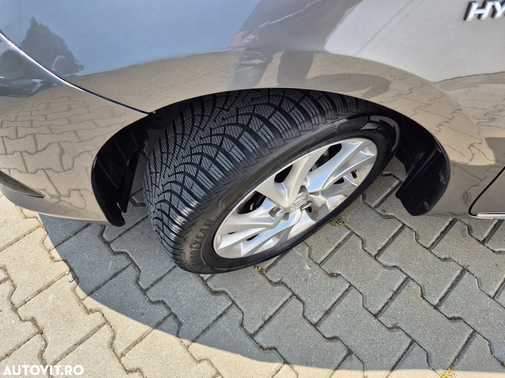 Toyota Auris 1.8 L VVT-i HSD Sol - 15