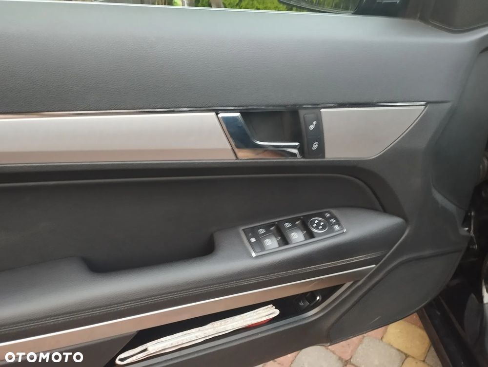Mercedes-Benz Klasa E 200 BlueEFFICIENCY 7G-TRONIC Avantgarde - 19