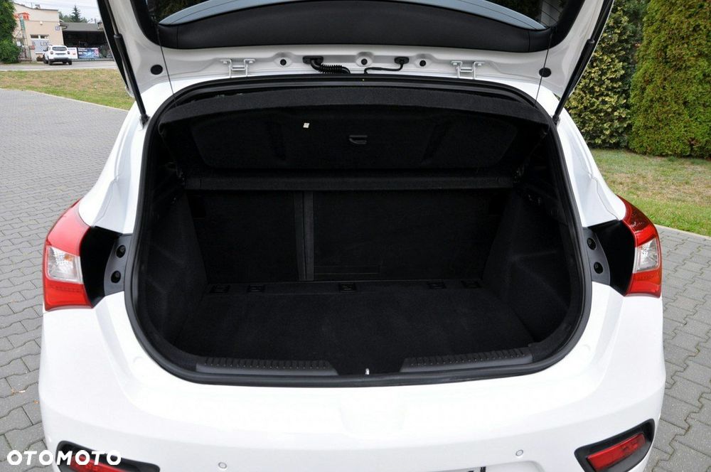 Hyundai i30 1.6 GDI Turbo Luxury - 38