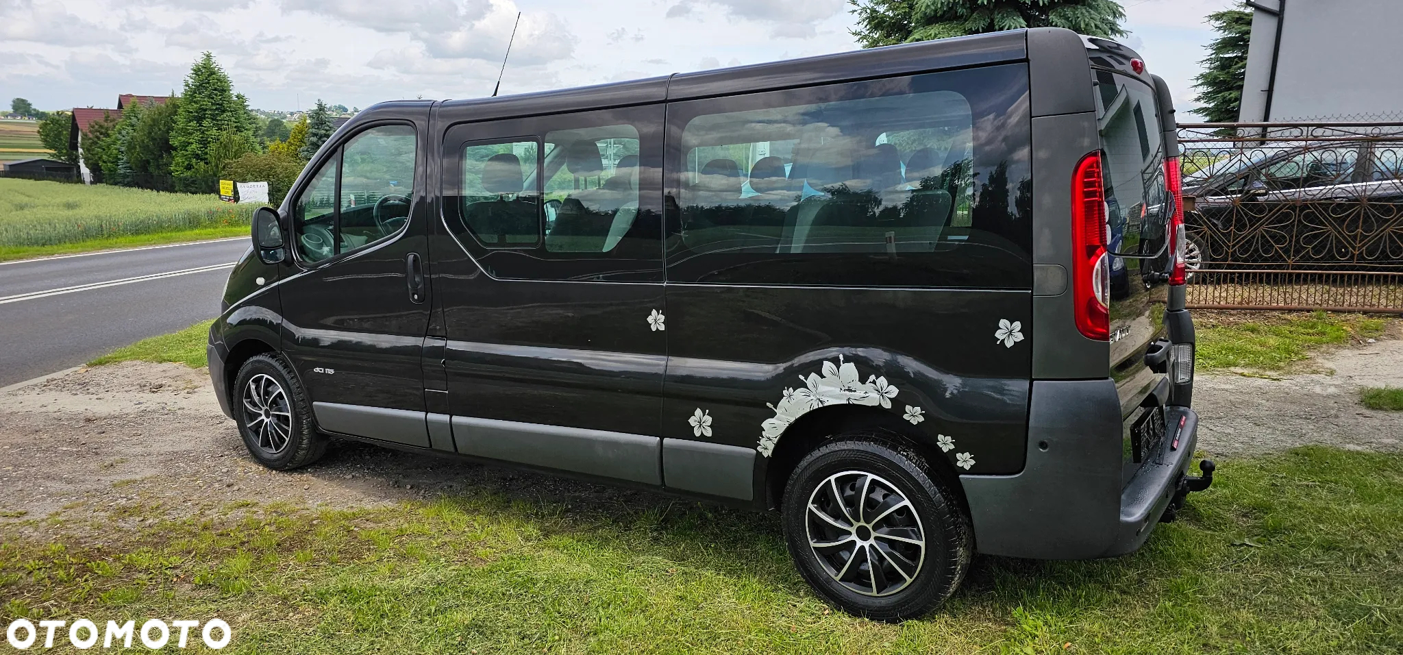 Renault Trafic 2.0 dCi 115 FAP Passenger Black Edition - 6