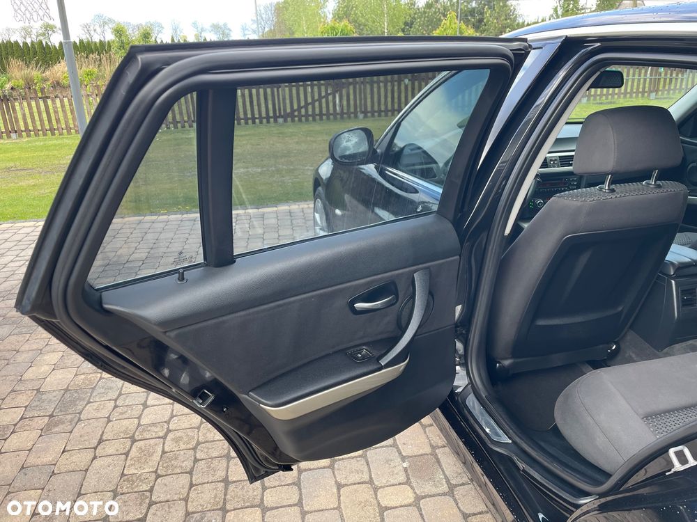 BMW Seria 3 - 25
