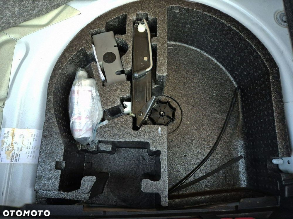 Volkswagen Polo 1.4 MATCH - 6