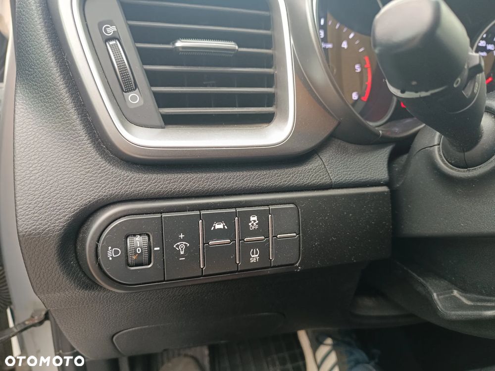 Kia Ceed 1.6 CRDi SCR M DCT - 33