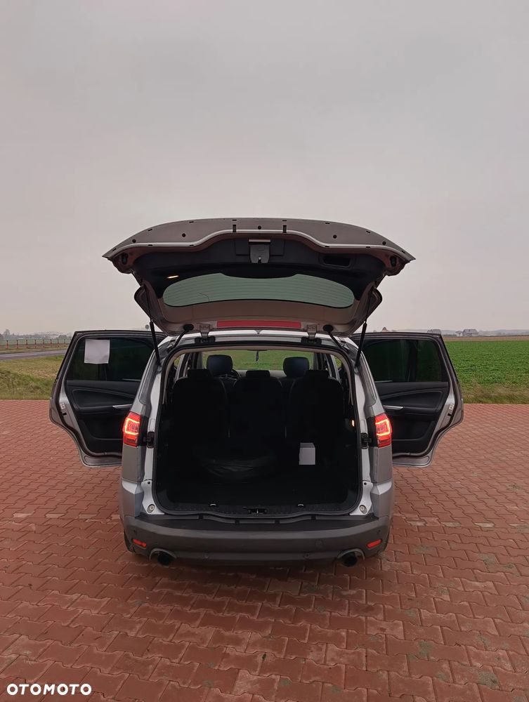 Ford S-Max - 16