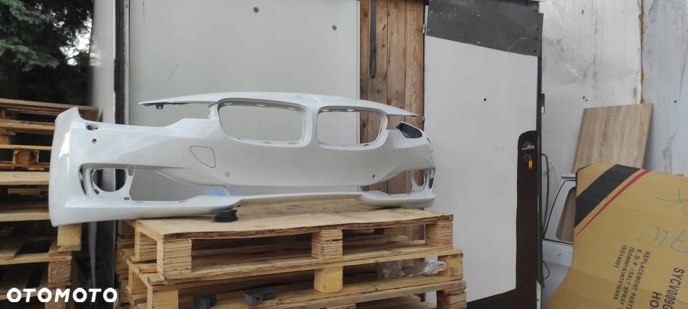 zderzak przód przedni bmw 3 f30 f31 przedlift x4 pdc pod czujniki xenon spryskiwacze 10.11-05.15 475 – Black Sapphire Metallic, A83 – Glaciersilver Metallic, A300 – Alpine White III, A96 – Mineral White Metallic, X10 – Tanzanite Blue II Metallic (Individual), B45 – Estoril Blue II Metallic, A89 – Imperial Blue Xirallic, 668 – Jet Black, 416 – Carbon Black Metallic, B39 – Mineralgrau Metallic, A96 – Mineral White Metallic, 416 – Carbon Black Metallic, X02 – Citrin Black Metallic (Individual), A75 – Melbourne Red Metallic, A92 – Orion Silver Metallic, C10 – Mediterranean Blue Metallic, C08 – Jucaro Beige Metallic, A76 – Deep Sea Blue Metallic, B39 – Mineralgrau Metallic, B40 – Liquid Blue Metallic, A52 – Space Grey Metallic, B53 – Sparkling Brown Metallic, B06 – Sunset Orange Metallic, C1X – Phytonic Blue Metallic, B65 – Mineral Blue Metallic, A17 – Havanna Metallic - 11
