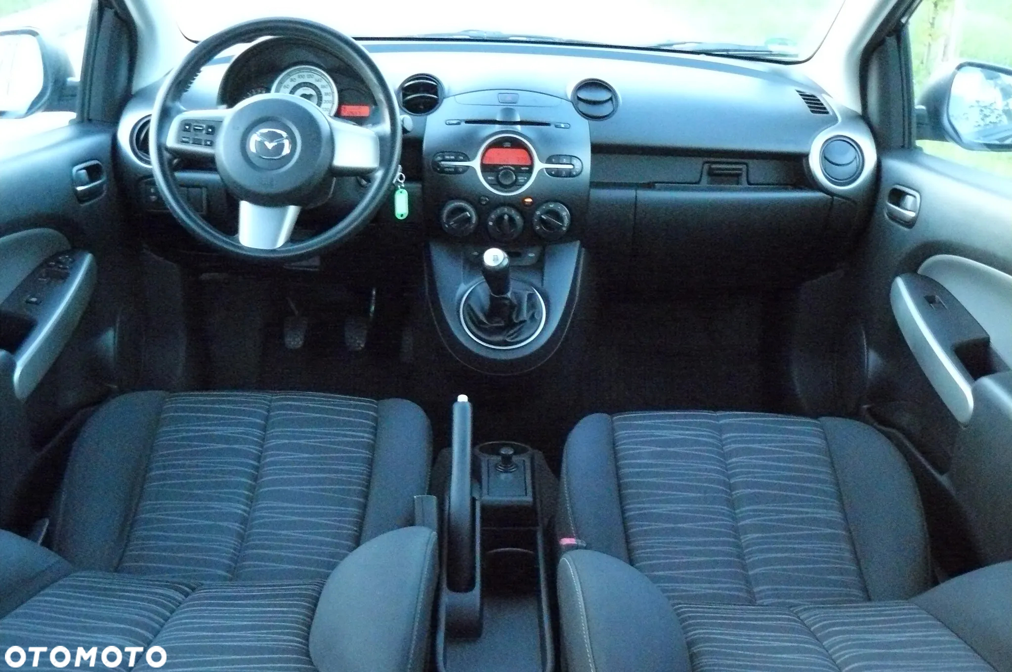 Mazda 2 - 11