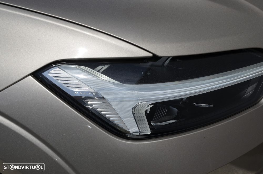 Volvo XC 60 2.0 T6 PHEV Plus Dark AWD - 38