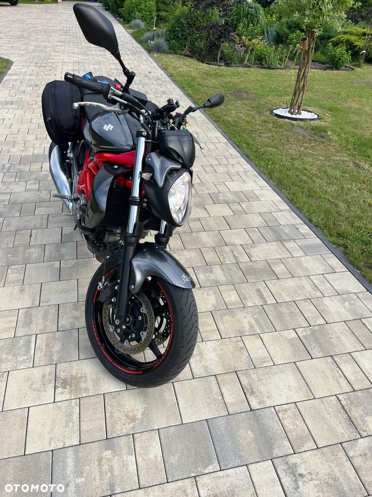 Suzuki Gladius - 2