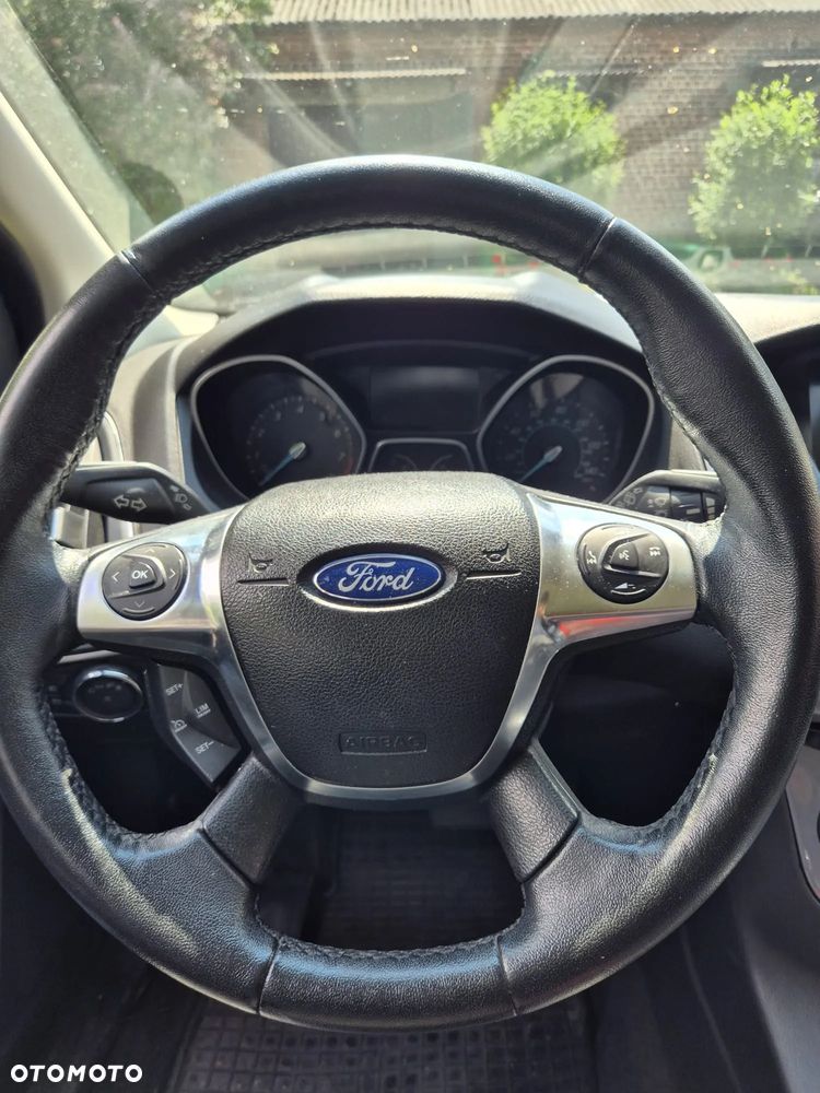 Ford Focus - 32