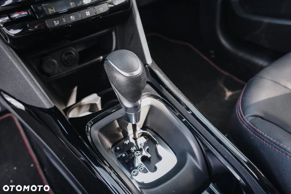 Peugeot 2008 PureTech 130 Stop&Start EAT6 Allure - 24