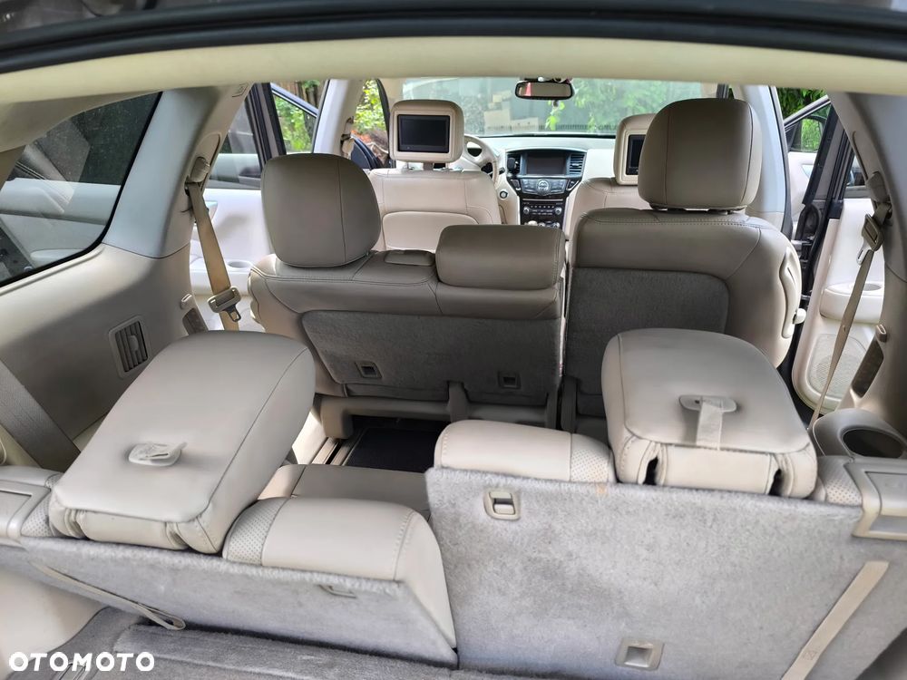 Nissan Pathfinder - 33
